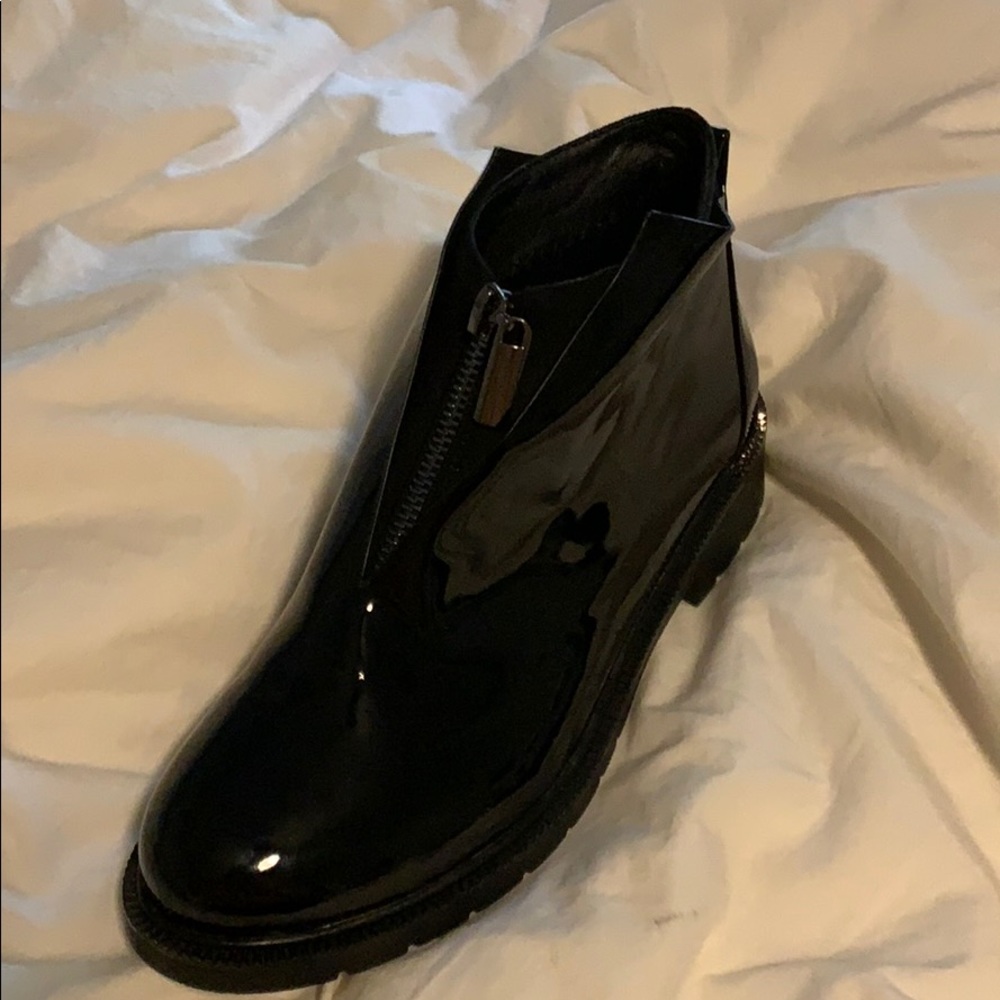 Women’s shiny asymmetrical booties with zipper